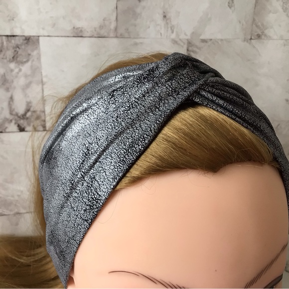 Twisted faux leather fabric, crackle fabric turban headband. - Picture 4 of 7